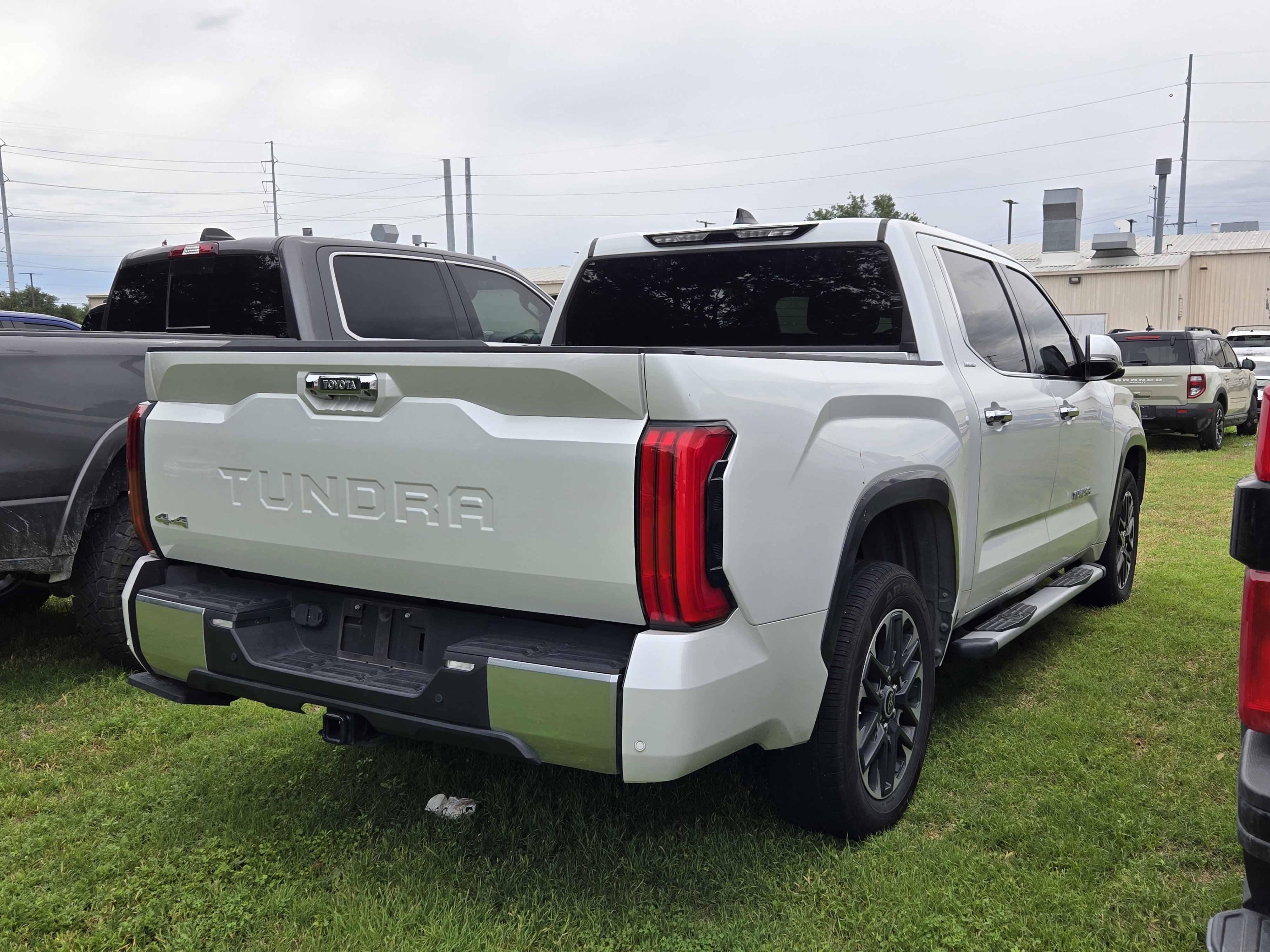Used 2023 Toyota Tundra Limited w/ Power Package AWD/4WD image 6