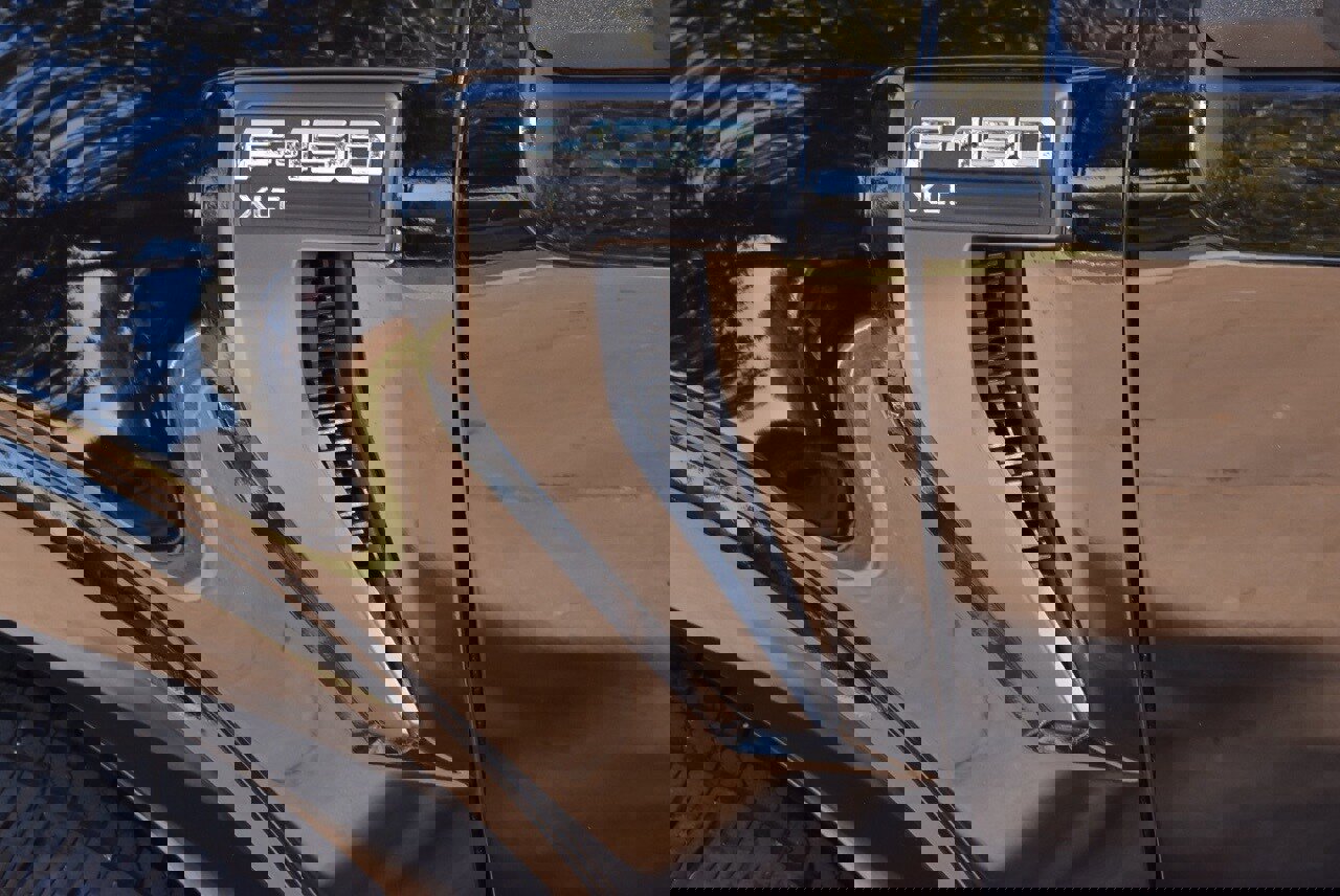 Certified 2022 Ford F150 XLT w/ Equipment Group 302A High image 40