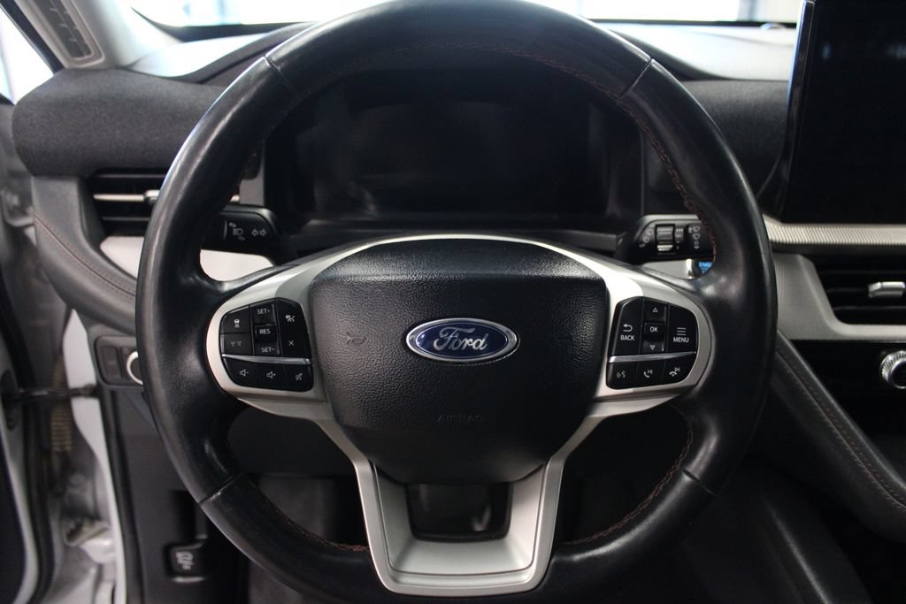 Certified 2025 Ford Explorer Active w/ Active Comfort Package AWD/4WD image 17