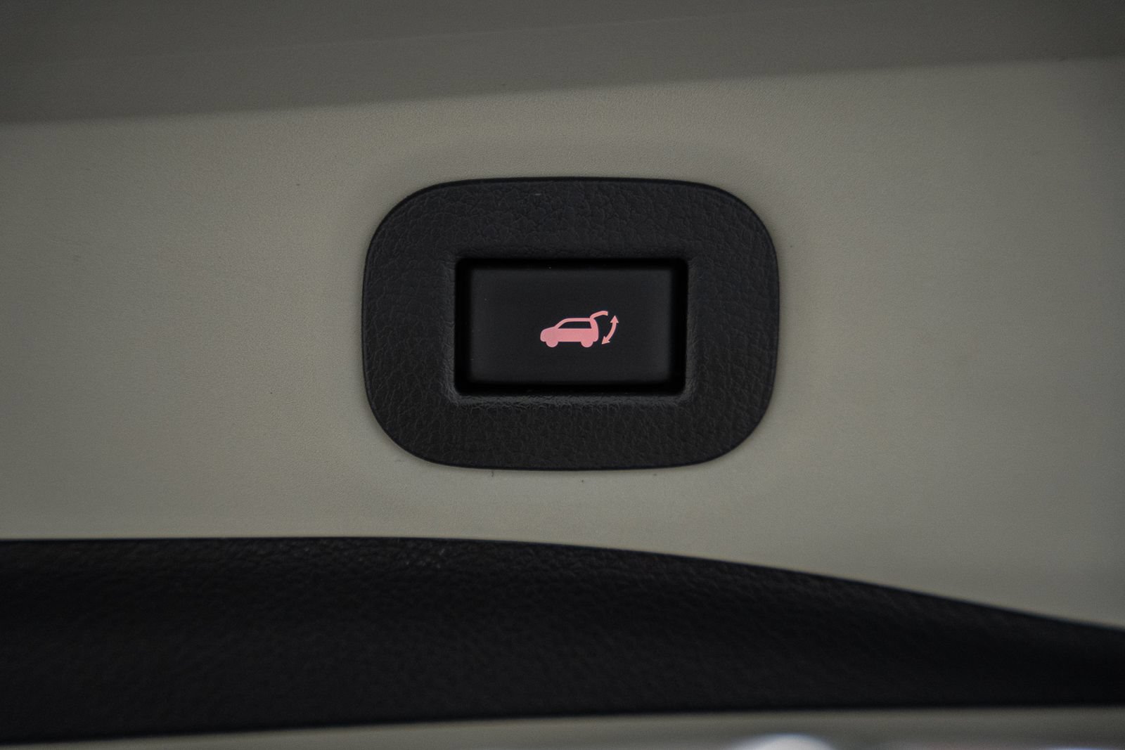 Used 2020 Nissan Rogue SV FWD image 11