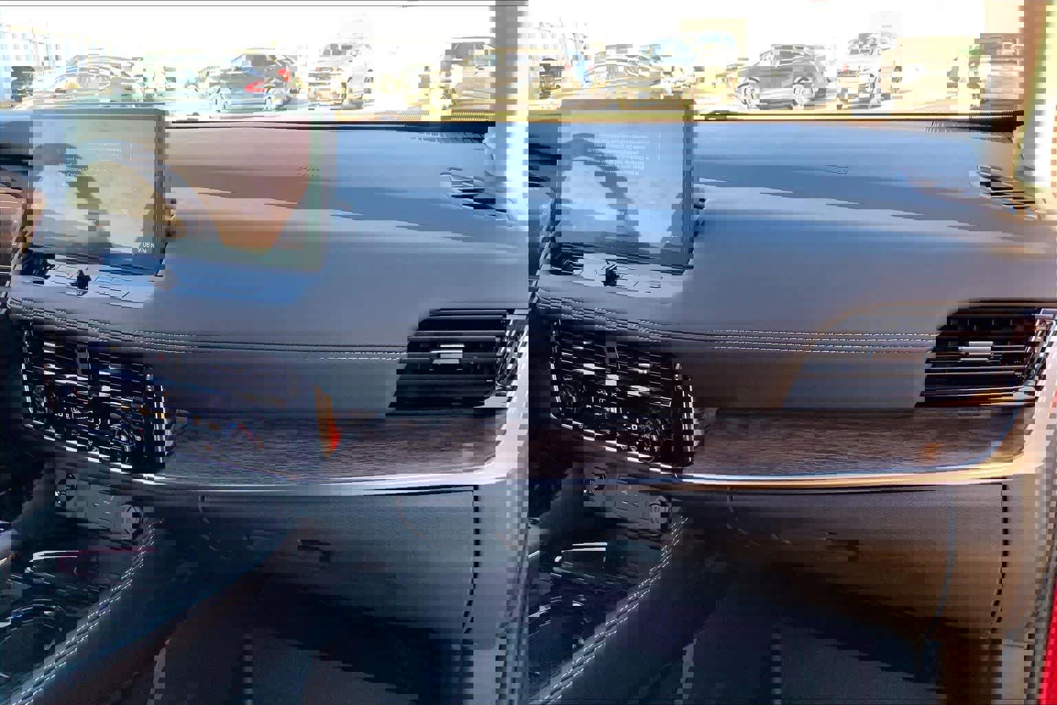 Used 2025 Nissan Rogue Platinum w/ Platinum Premium Package image 18