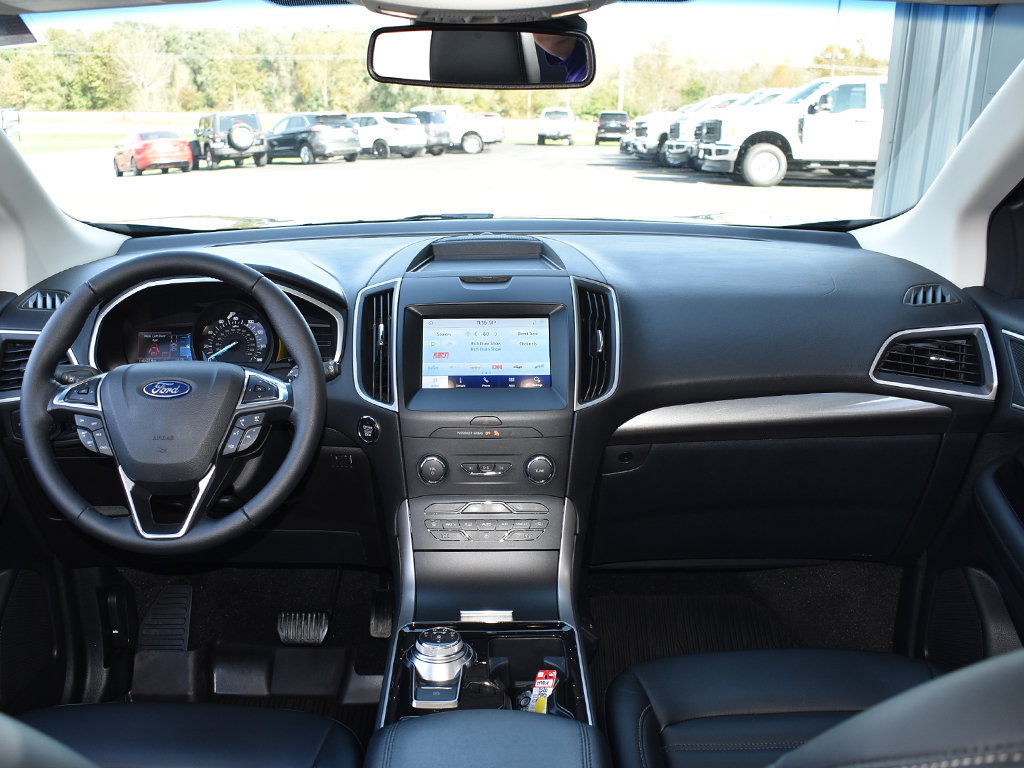 Certified 2020 Ford Edge SEL w/ Convenience Package AWD/4WD image 4