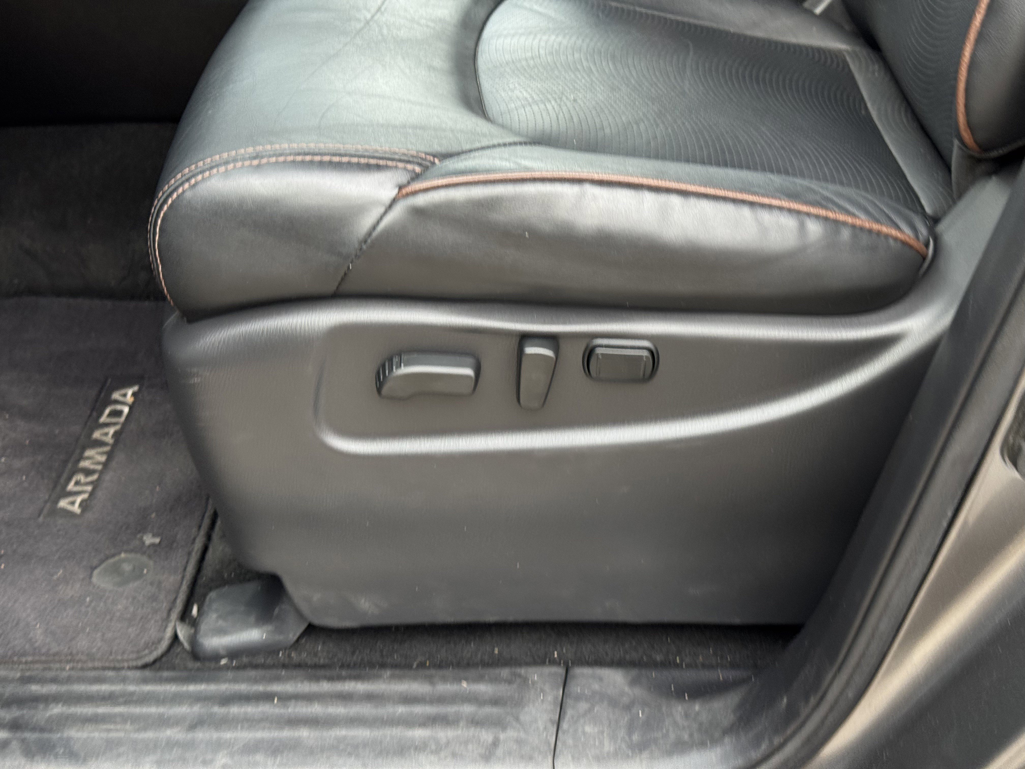 Used 2020 Nissan Armada SL w/ Premium Package image 17