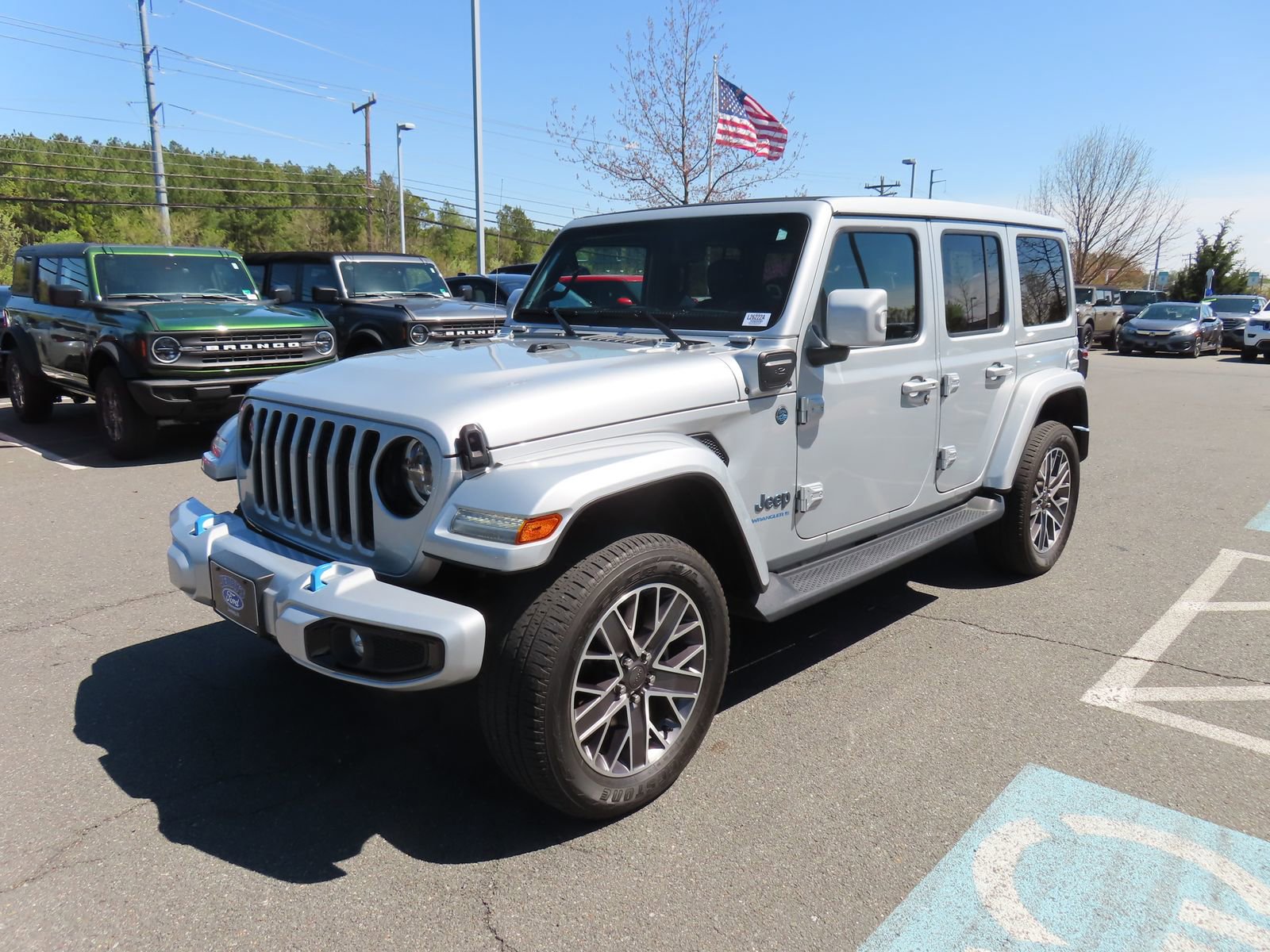 Used 2023 Jeep Wrangler Unlimited Sahara image 3