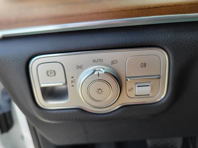 Used 2021 Mercedes-Benz GLS 450 4MATIC image 21