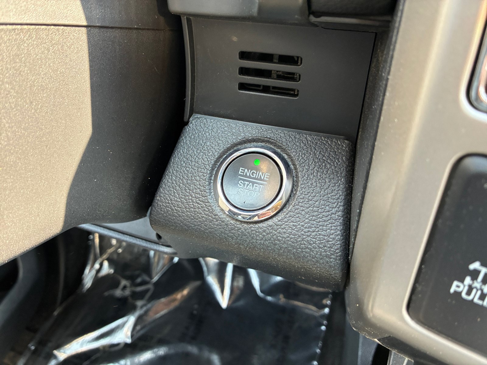 Certified 2018 Ford F150 Lariat w/ Equipment Group 502A Luxury AWD/4WD image 30