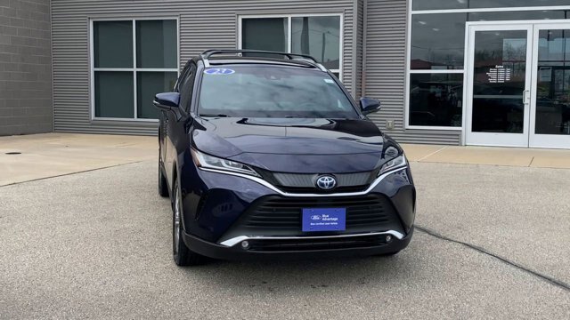 Used 2023 Toyota Venza XLE AWD/4WD image 4