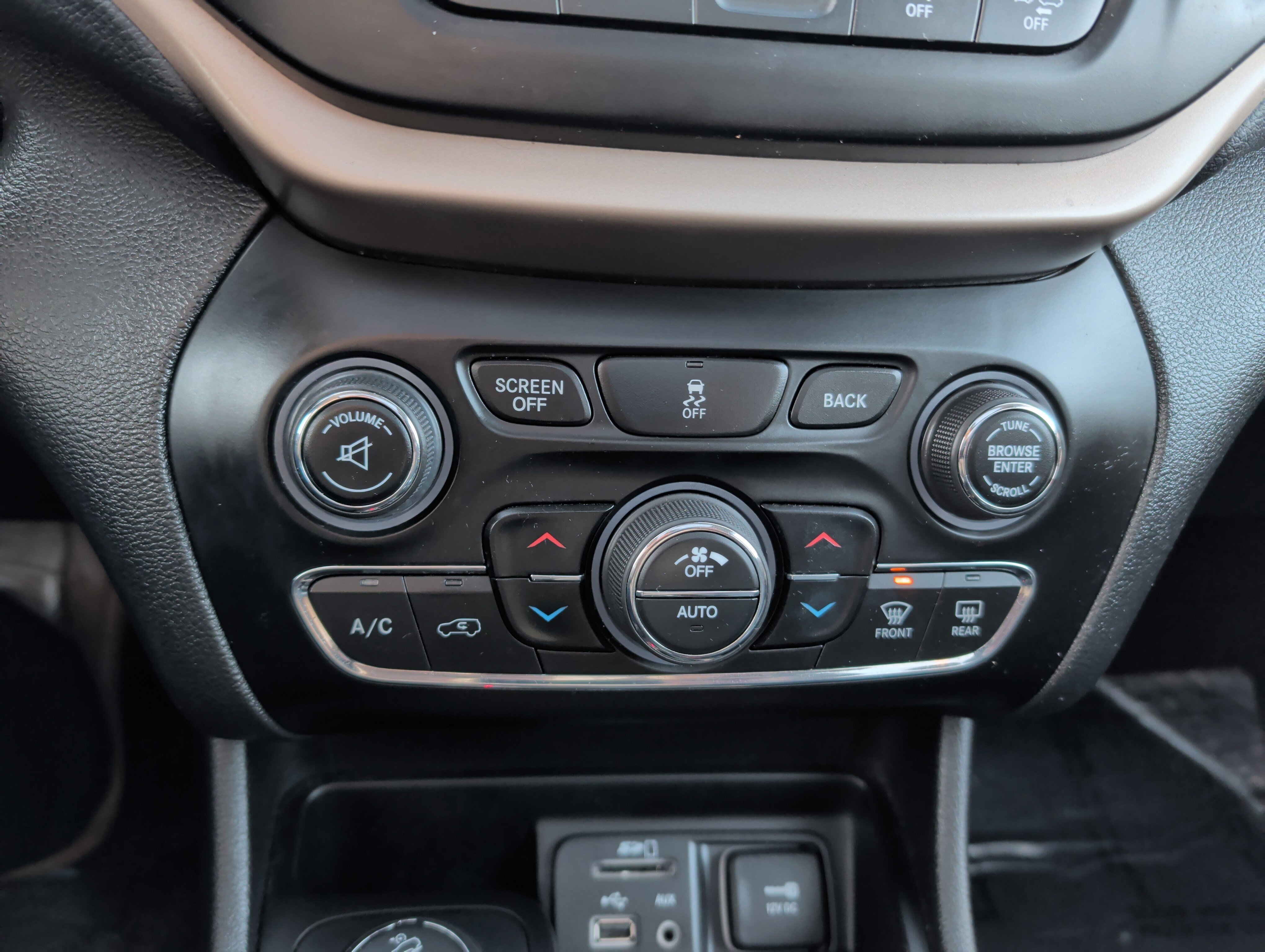 Used 2017 Jeep Cherokee Limited w/ Luxury Group image 23