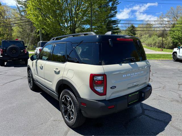 Certified 2025 Ford Bronco Sport Outer Banks w/ Outer Banks Tech Package+ AWD/4WD image 3