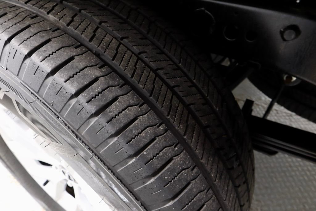 Used 2025 Nissan Frontier S w/ S Utility Package image 19