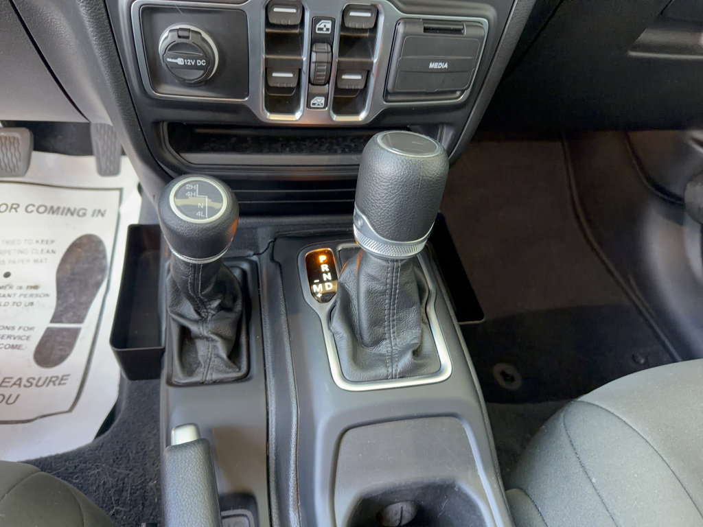 Used 2023 Jeep Gladiator Sport AWD/4WD image 22