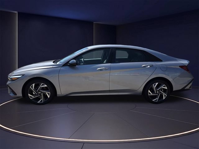 Used 2025 Hyundai Elantra Sport FWD image 29