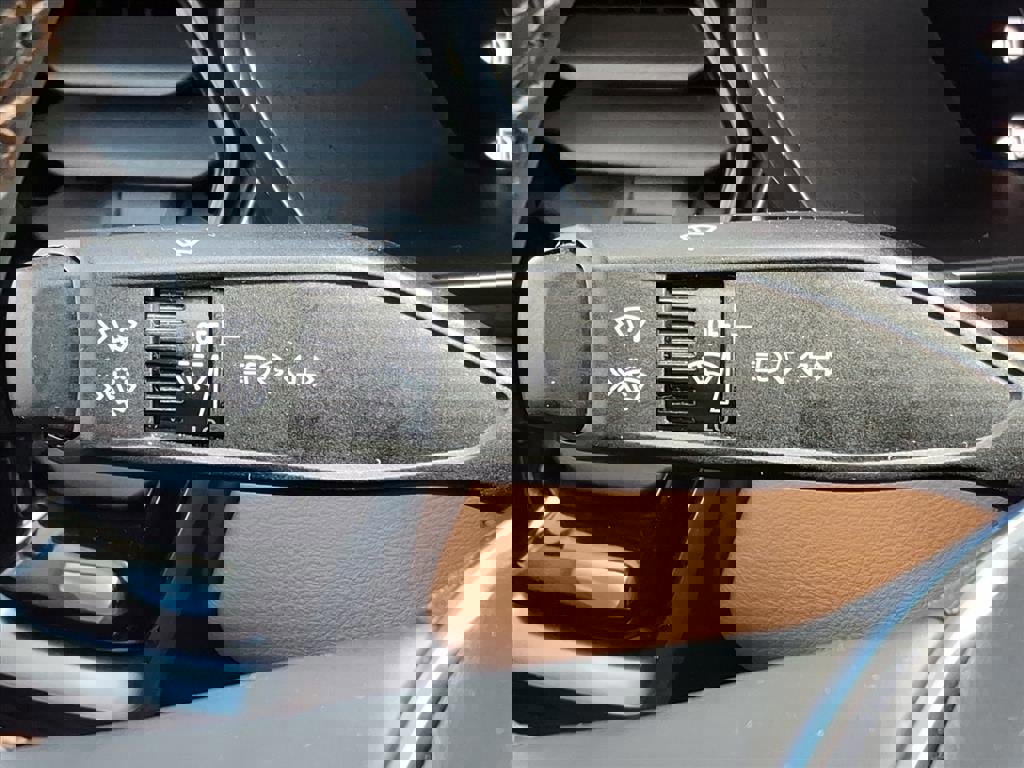 Used 2024 GMC Canyon AT4 w/ Canyon Safety Plus Package image 27