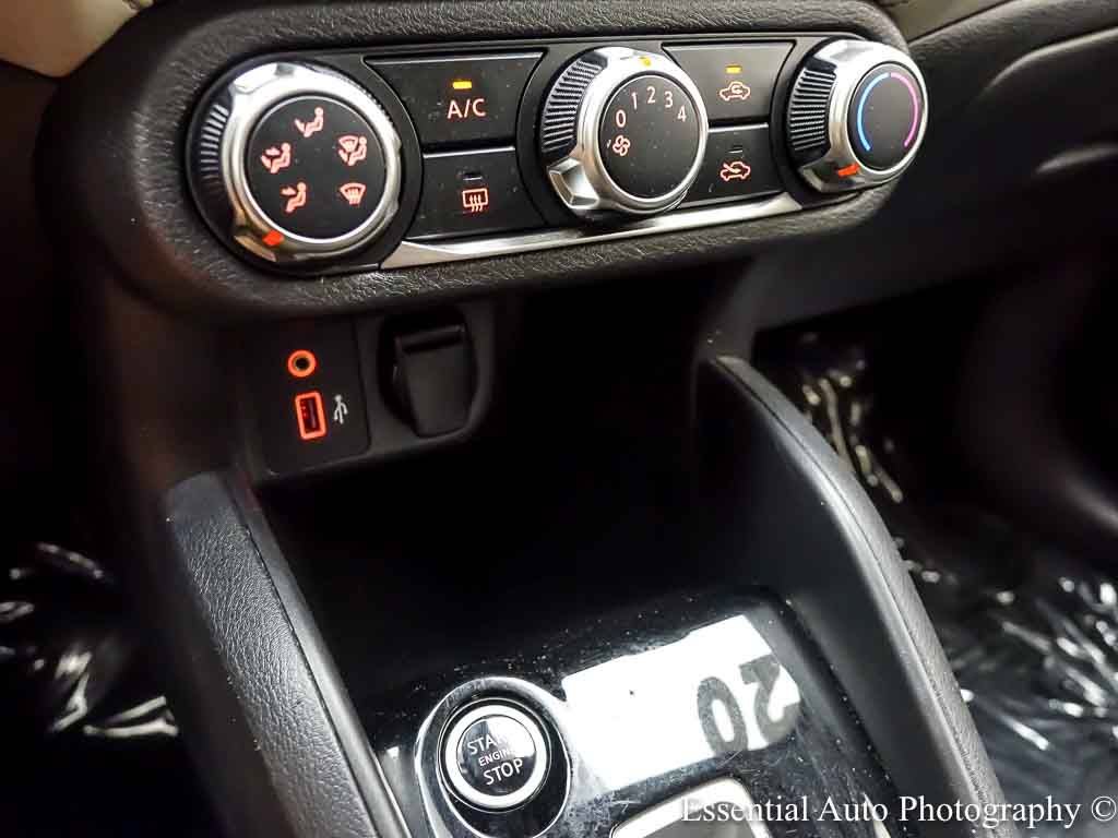 Used 2020 Nissan Versa SV FWD image 19