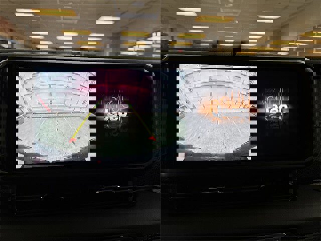 Used 2024 Jeep Wrangler Rubicon image 9