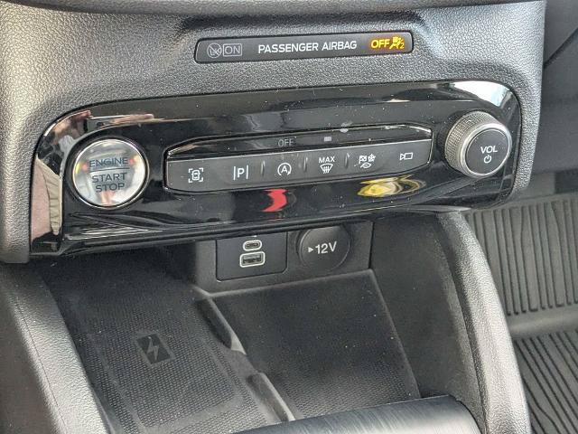 Certified 2024 Ford Escape Platinum AWD/4WD image 24