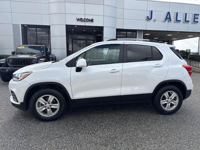 Used 2022 Chevrolet Trax LT w/ LT Convenience Package AWD/4WD image 2