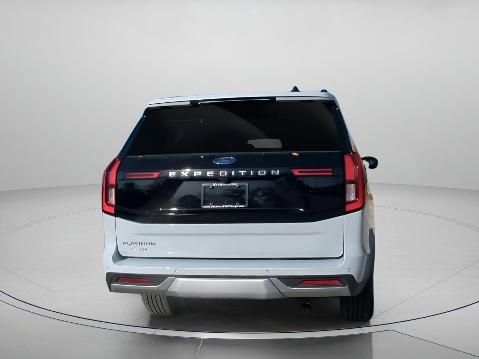 Certified 2025 Ford Expedition Platinum image 17