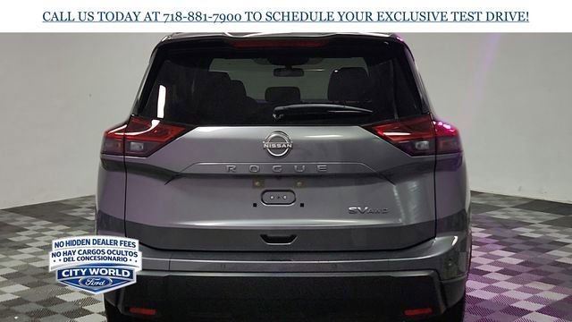 Used 2024 Nissan Rogue SV AWD/4WD image 6