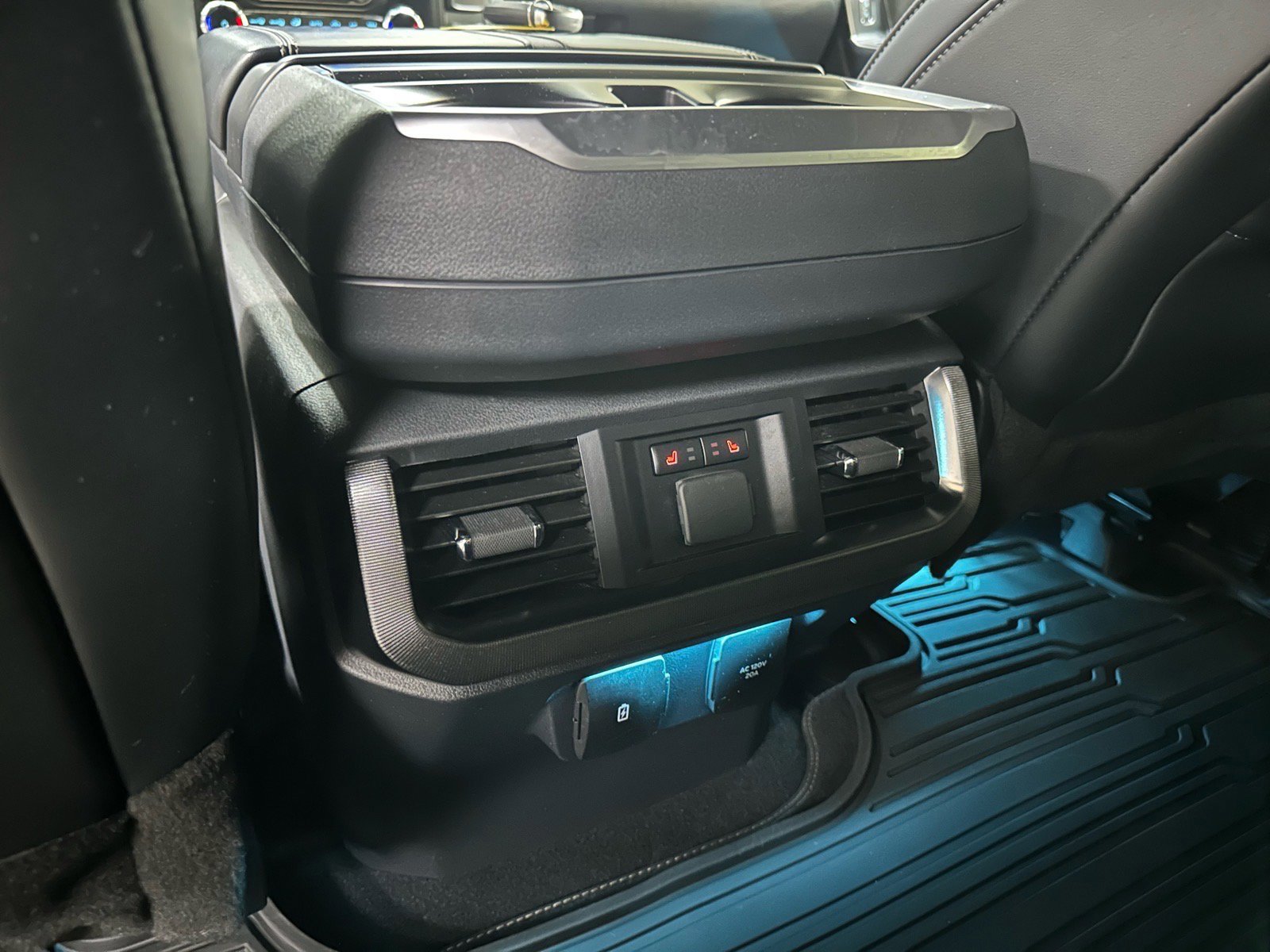 Certified 2023 Ford F150 Platinum w/ Equipment Group 701A High image 33