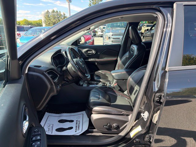 Used 2019 Jeep Cherokee Trailhawk w/ Cold Weather Group AWD/4WD image 20