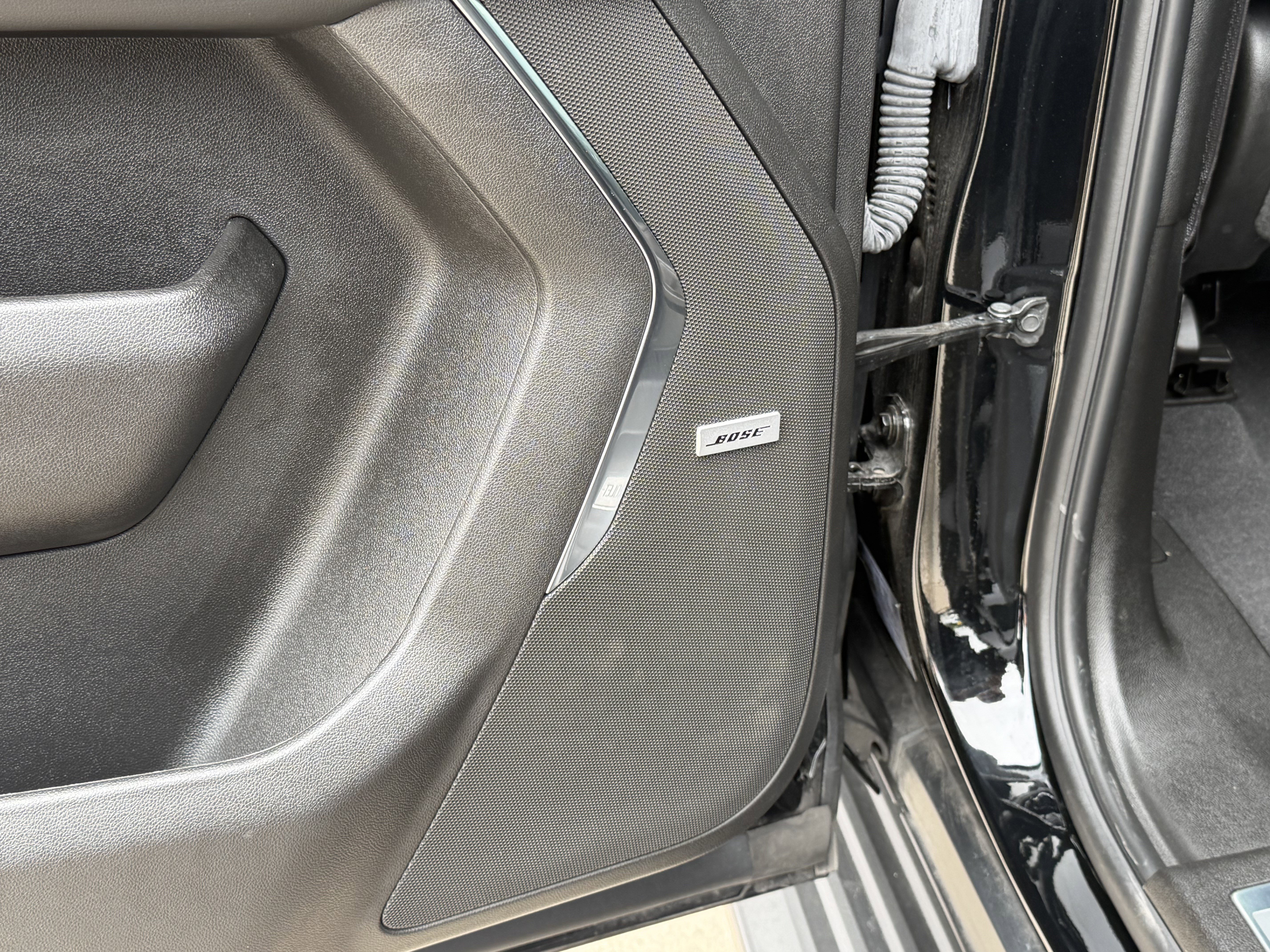 Used 2023 Chevrolet Tahoe RST w/ Luxury Package RWD image 15