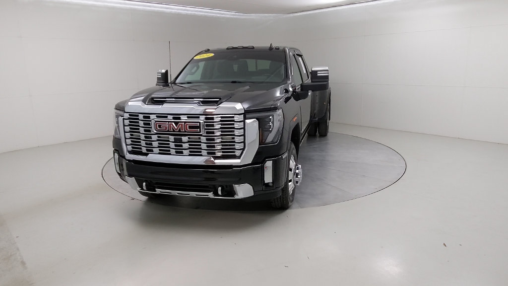 Used 2024 GMC Sierra 3500 Denali w/ Denali Reserve Package AWD/4WD image 9