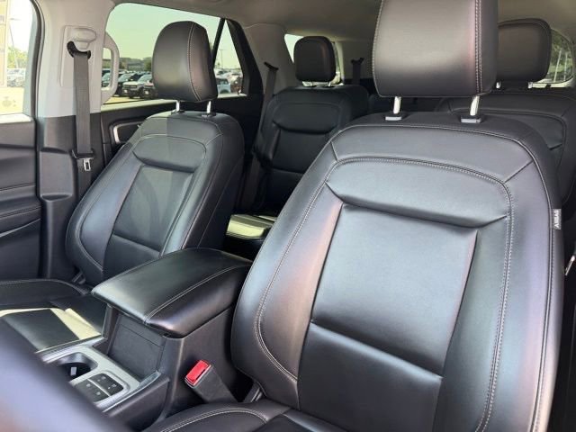 Certified 2021 Ford Explorer XLT w/ Equipment Group 202A RWD image 10