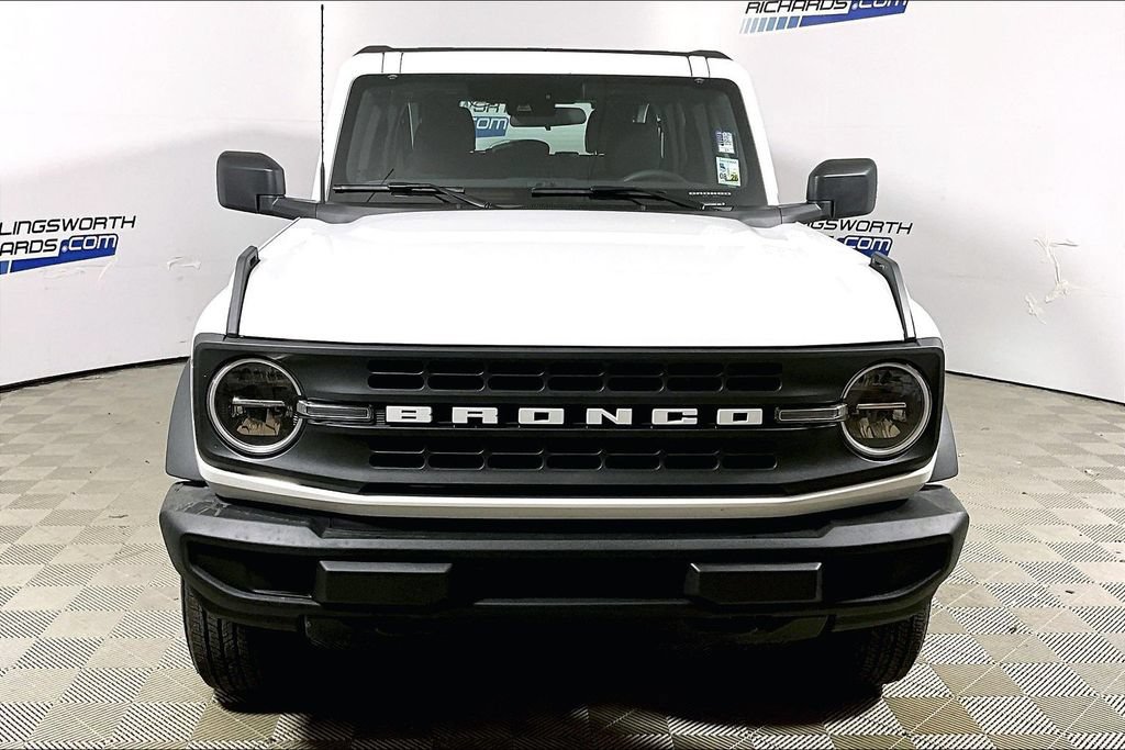 Certified 2025 Ford Bronco 4-Door AWD/4WD image 2