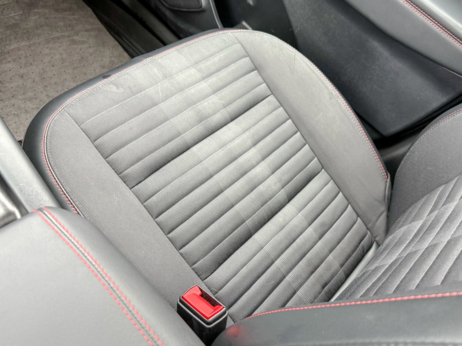 Certified 2025 Ford Explorer ST-Line w/ Premium Package image 38