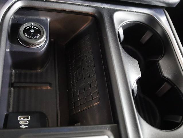 Certified 2025 Ford Expedition Active AWD/4WD image 23