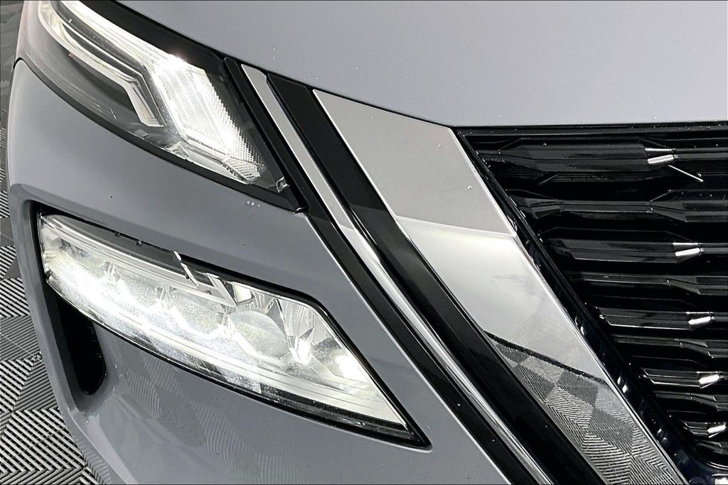 Used 2022 Nissan Rogue Platinum w/ Head-Up Display Package FWD image 28