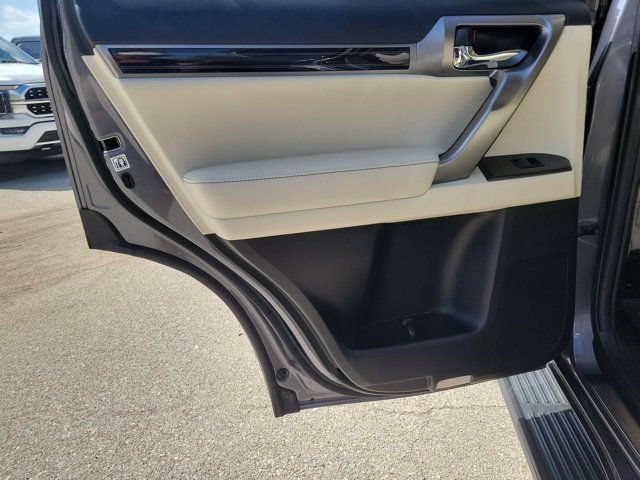 Used 2022 Lexus GX 460 Premium w/ Premium Package AWD/4WD image 12