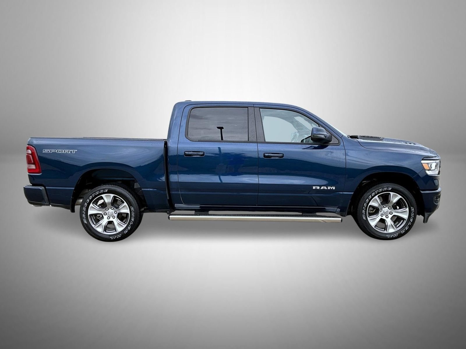 Used 2023 RAM 1500 Laramie AWD/4WD image 4
