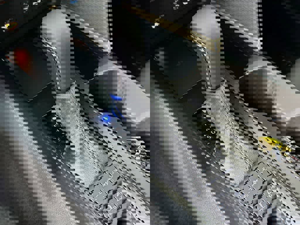 Used 2025 Toyota Camry SE image 19