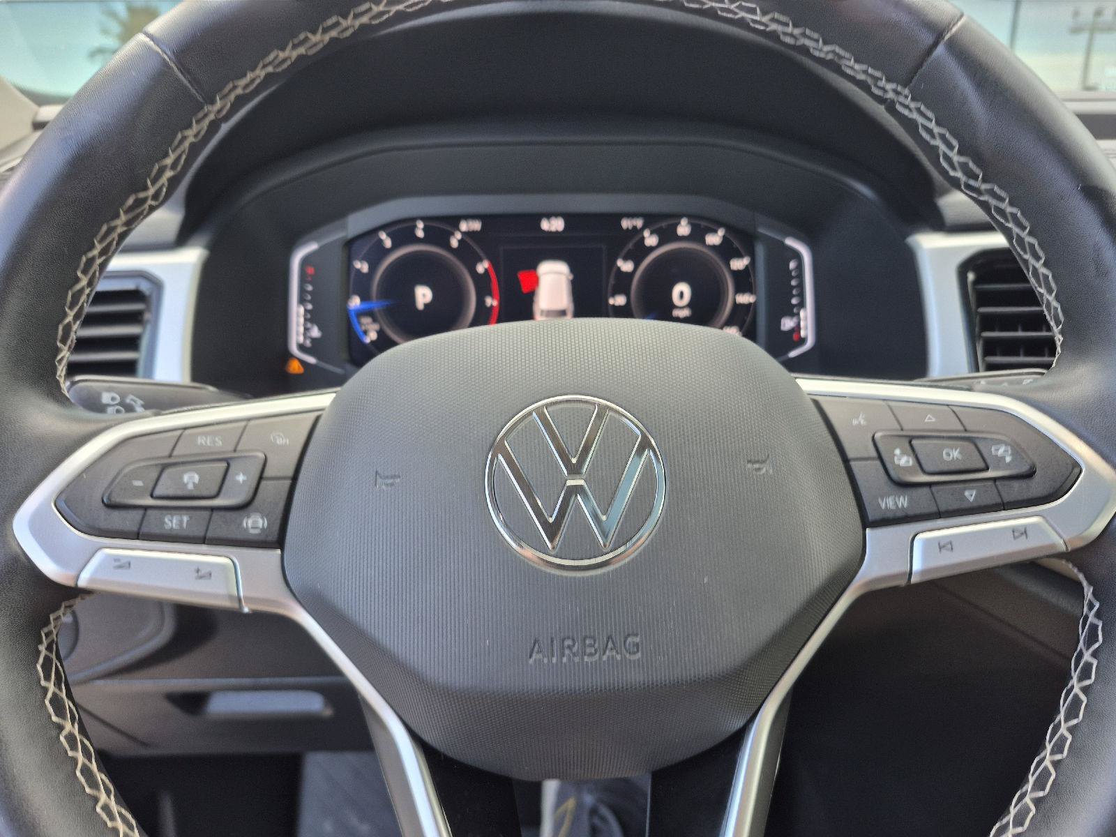 Used 2022 Volkswagen Atlas SE w/ Panoramic Sunroof Package FWD image 9