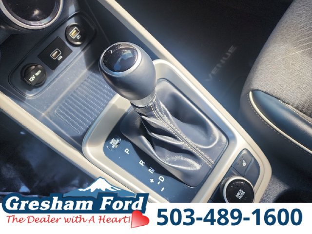 Used 2021 Hyundai Venue FWD image 30