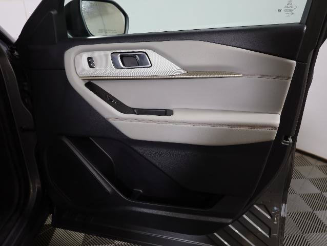 Certified 2025 Ford Explorer Active w/ Active Comfort Package AWD/4WD image 32