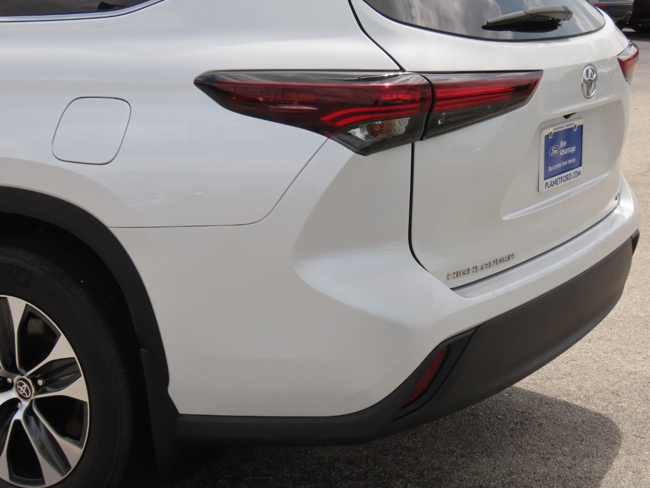 Used 2024 Toyota Highlander XLE FWD image 15