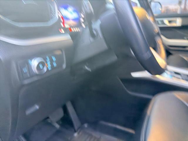 Certified 2022 Ford Explorer XLT w/ Equipment Group 202A image 15