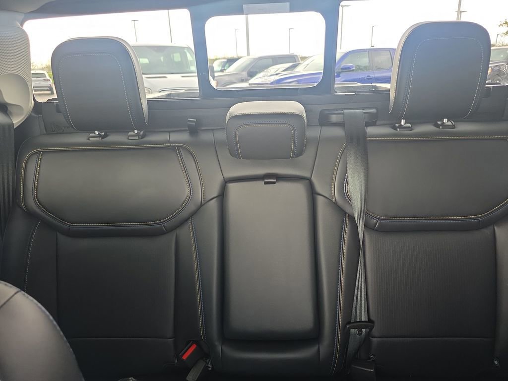 Certified 2025 Ford Maverick Lobo AWD/4WD image 38