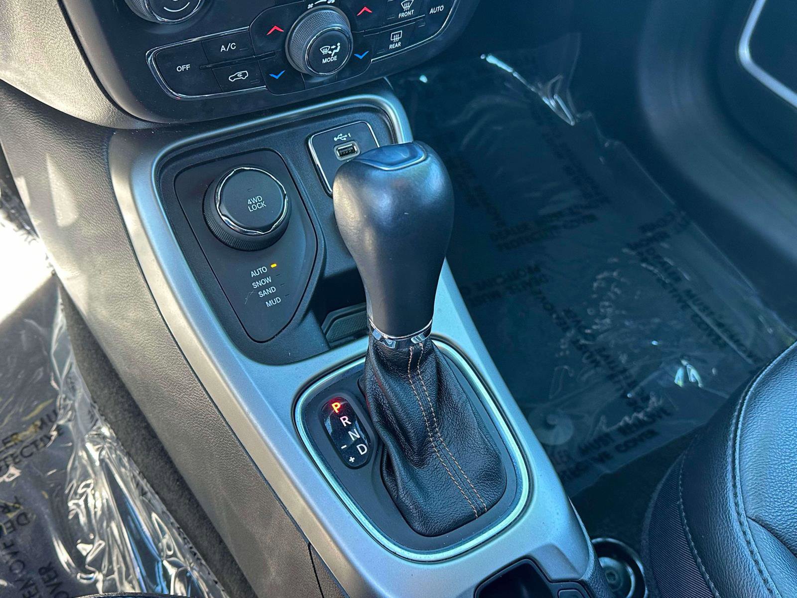 Used 2020 Jeep Compass Latitude w/ Cold Weather Group image 29