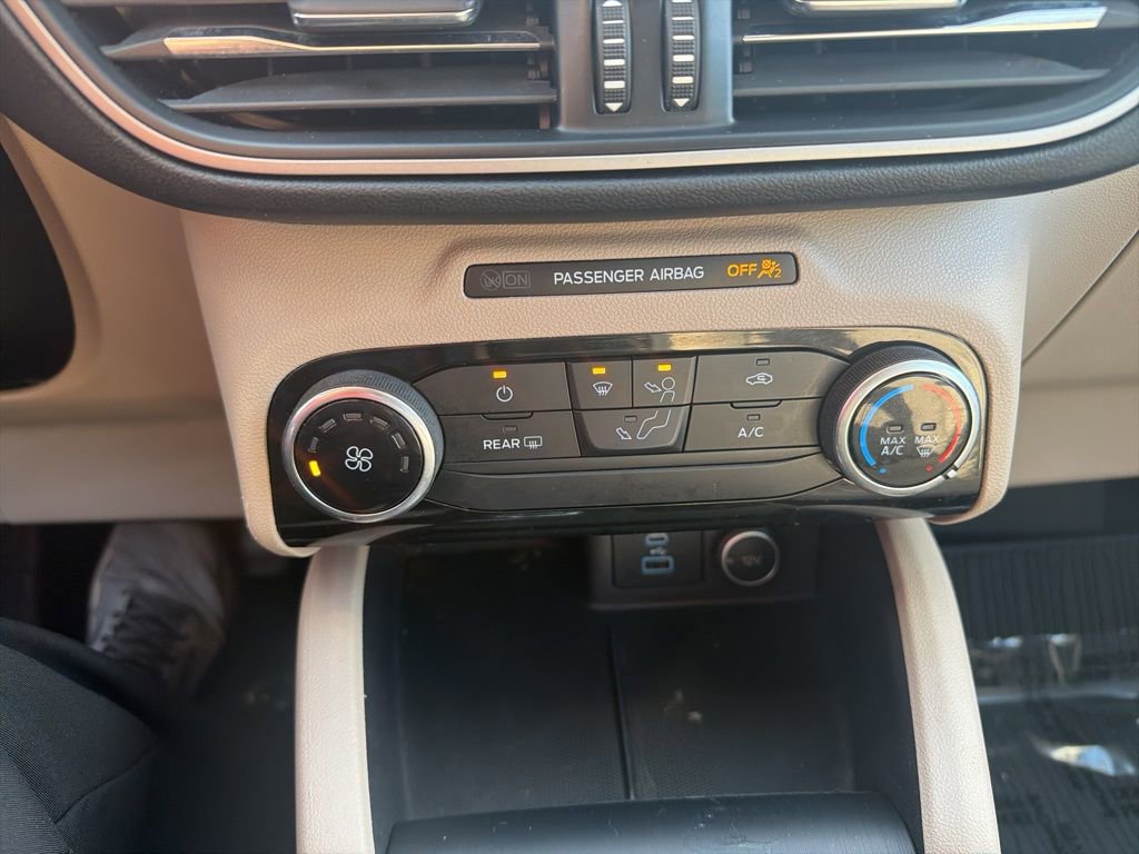 Certified 2021 Ford Escape SE image 25