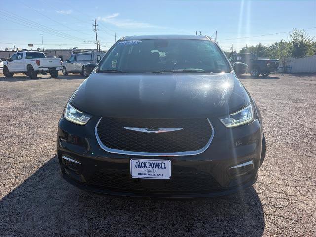 Used 2024 Chrysler Pacifica Touring-L FWD image 2