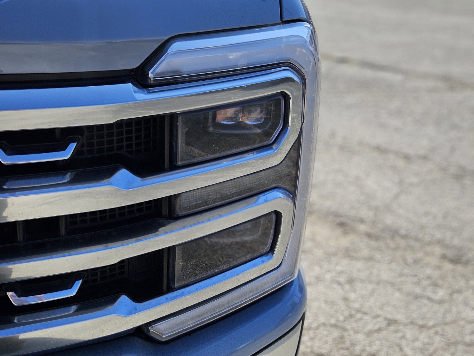 Certified 2024 Ford F250 Platinum w/ FX4 Off-Road Package image 12