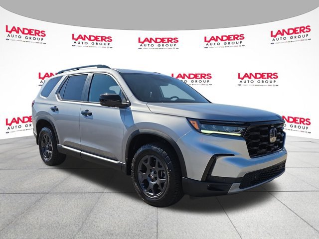 Used 2025 Honda Pilot TrailSport image 1