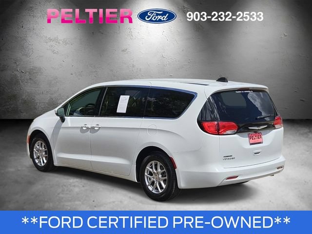 Used 2022 Chrysler Voyager LX FWD image 6