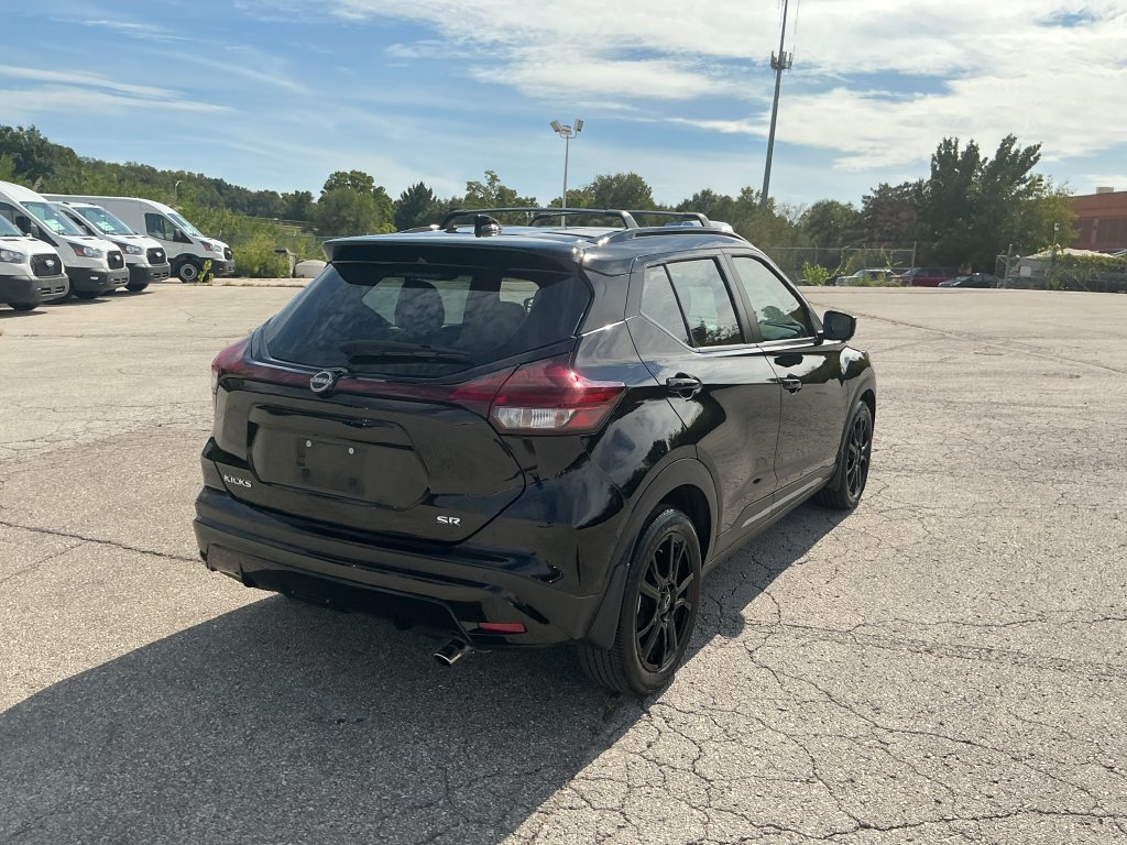 Used 2023 Nissan Kicks SR w/ SR Premium Package FWD image 9