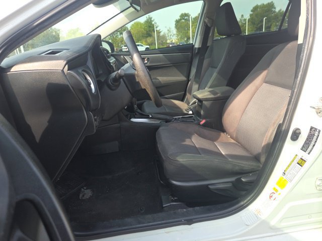 Used 2019 Toyota Corolla LE FWD image 18