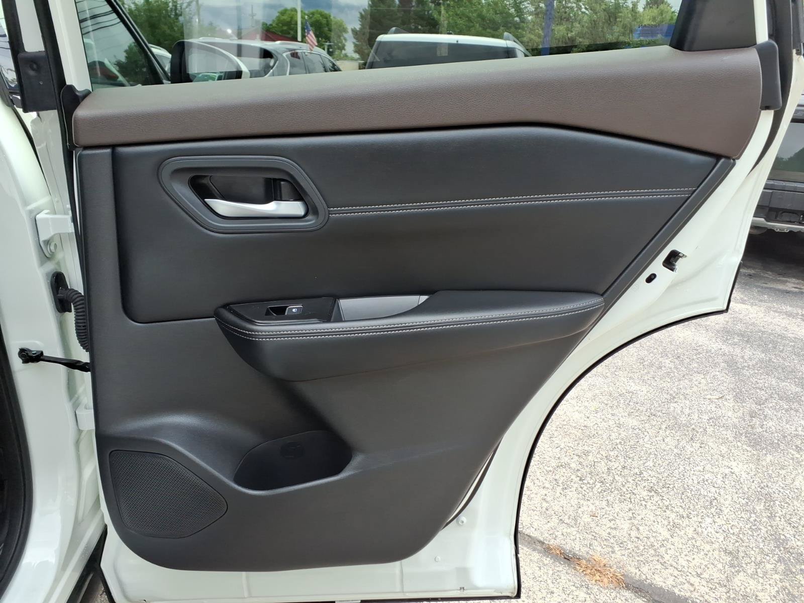 Used 2023 Nissan Rogue SL AWD/4WD image 29